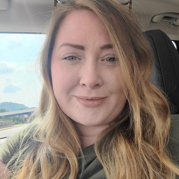 Meet your Posher, Allison - Picture 2 of 2